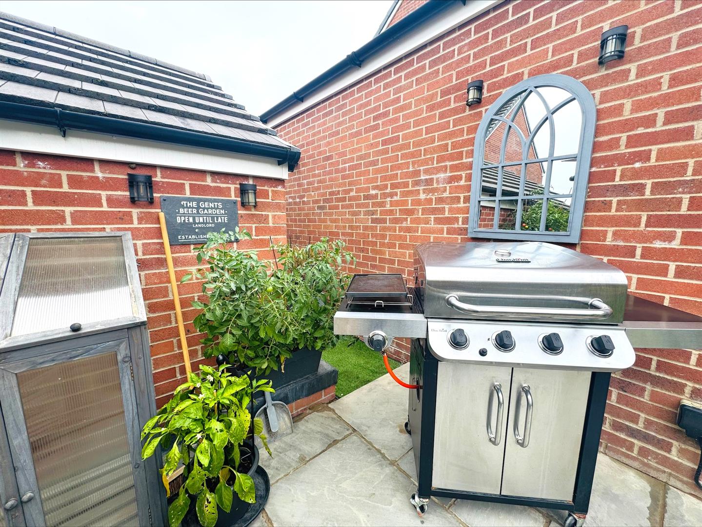 Clos Y Nant, Carway, Kidwelly, SA17 4JH
